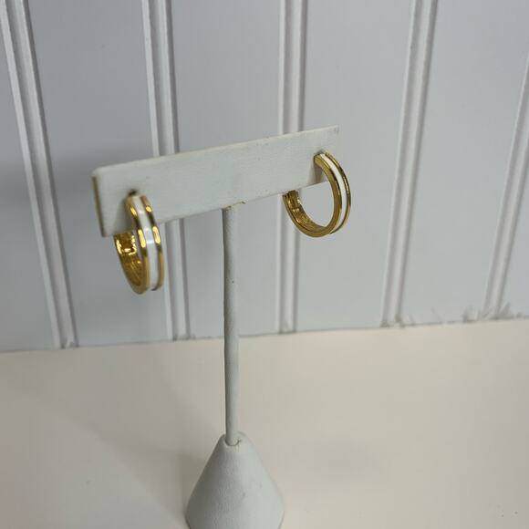 Vintage Latch Back Hoop Earrings White Inlay 3/4" diameter - Picture 3 of 4